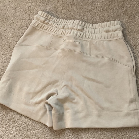 Lululemon Soft Ambitions High Rise Short 4" - Picture 3 of 5